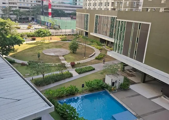 Cozy With Pool And Netflix At It Park Apartment